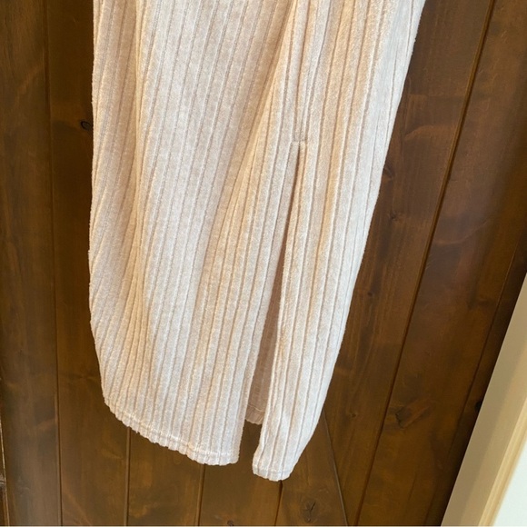 SHEIN Elegant Cream Knit Sweater Dress. Size Medium - Picture 4 of 6